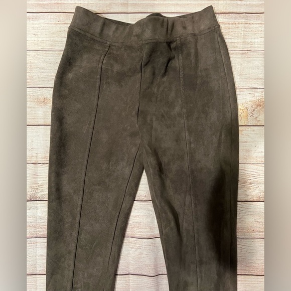 Andrew Marc faux suede taupe leggings size medium. - Picture 3 of 7